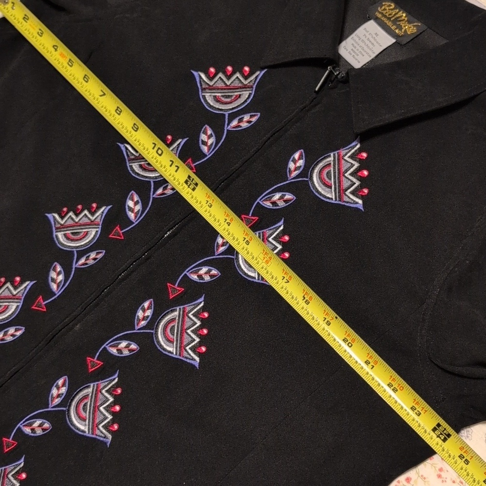 Bob Mackie Wearable Art Women's jacket. Black with tulip-like embroidery design - Picture 7 of 10